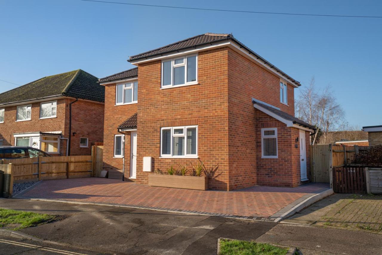 Mill Road Ground Floor Apartment Crawley  Exterior photo